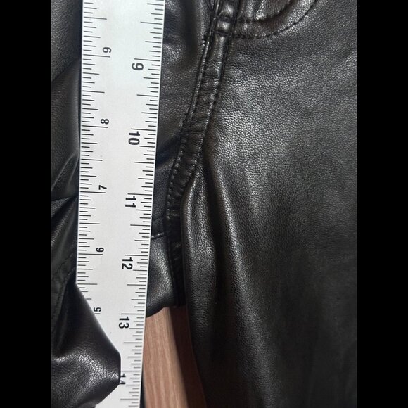 Abercrombie & Fitch Pants 28 / 6 Short Black Vegan Leather Ankle Straight Ultra - Picture 4 of 8